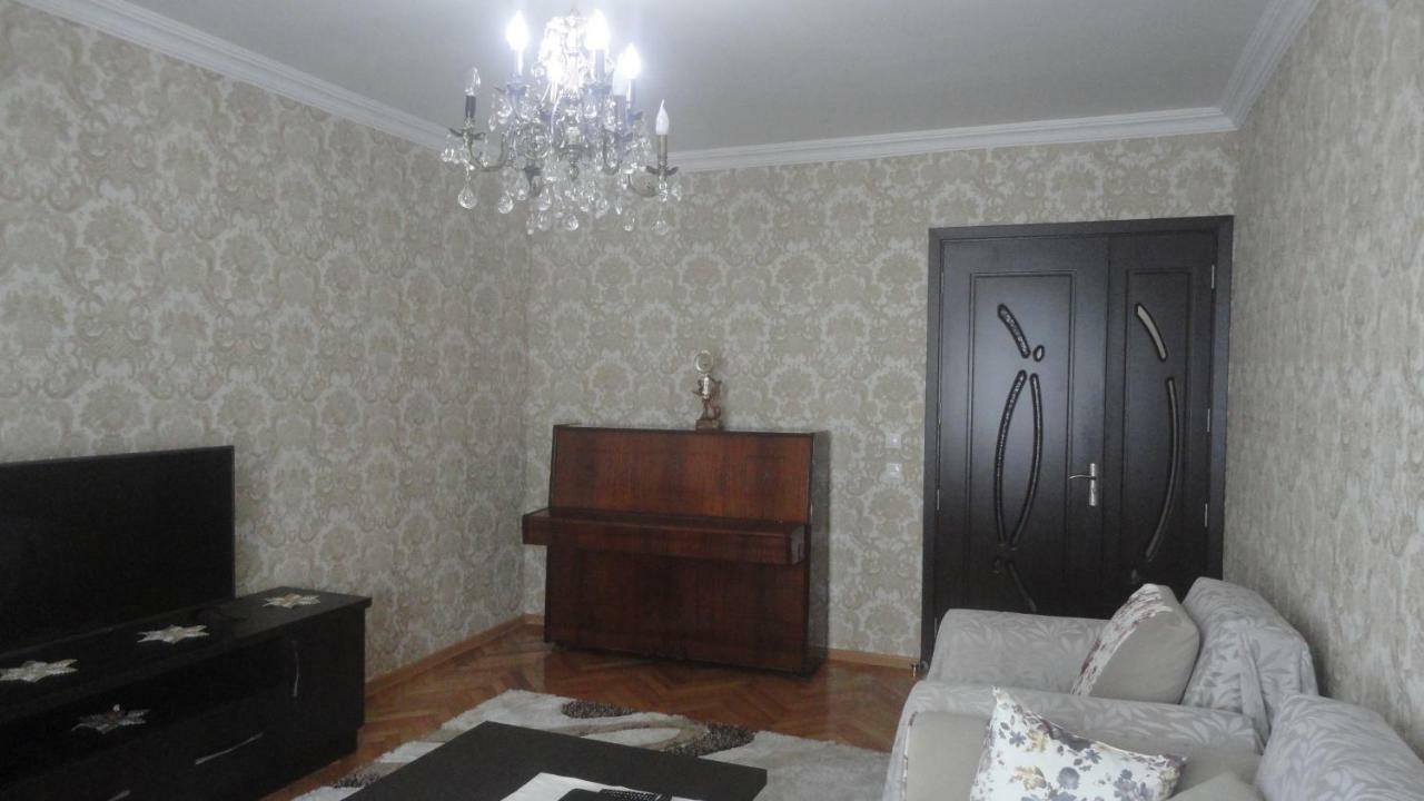 Apartment Жужуна Batumi Exterior foto